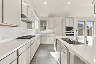 18735 Citrange Bnd Wy, Manvel, TX 77578 - Photo 5