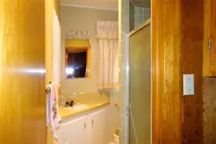 513 N Exchange St, Weimar, TX 78962 - Photo 13