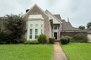 907 Goldfinch Ave, Sugar Land, TX 77478 - Photo 1