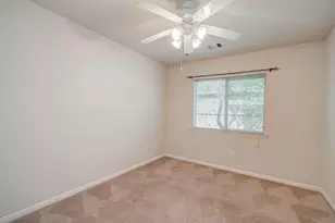 10004 Chestnut Creek Way, Pearland, TX 77584 - Photo 13