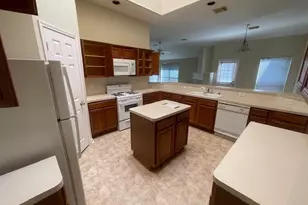 15206 Wimberly Park Dr, Houston, TX 77049 - Photo 5