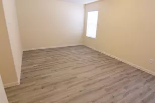 8627 Doris Oaks Cir, Houston, TX 77028 - Photo 7