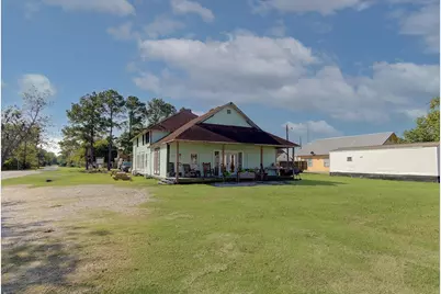 411 Willcox Street, Anahuac, TX 77514 - Photo 35