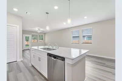 1749 Succotash Oak Court, Conroe, TX 77304 - Photo 9