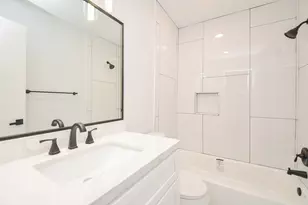 6410 Del Monte Dr, Houston, TX 77057 - Photo 15