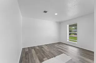 5403 Tavenor Ln, Houston, TX 77048 - Photo 3