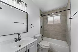 5403 Tavenor Ln, Houston, TX 77048 - Photo 13