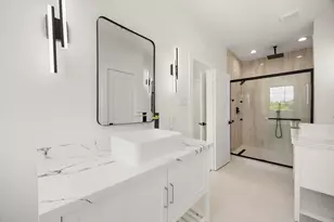 1716 Erin St, Houston, TX 77009 - Photo 33