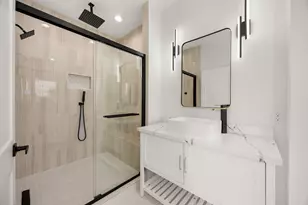 1716 Erin St, Houston, TX 77009 - Photo 31