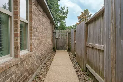 12527 Bridle Springs Lane, Houston, TX 77044 - Photo 23