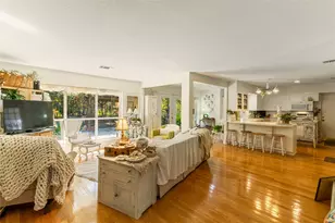 58 Plantation Ct, Lake Jackson, TX 77566 - Photo 9