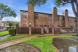 9850 Pagewood Ln, Houston, TX 77042 - Photo 29