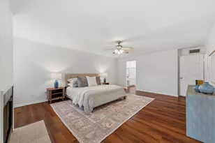 9850 Pagewood Ln, Houston, TX 77042 - Photo 17