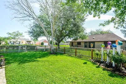 703 Laurel Grove Lane, Pearland, TX 77584 - Photo 17