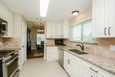 703 Laurel Grove Lane, Pearland, TX 77584 - Photo 5