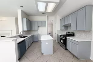 13319 Georgetown Dr, Sugar Land, TX 77478 - Photo 11