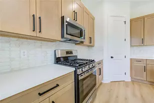 9007 Noel St, Houston, TX 77033 - Photo 9