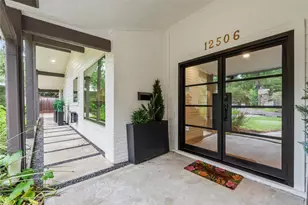 12506 Winding Brook Ln, Houston, TX 77024 - Photo 3