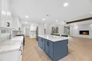 12506 Winding Brook Ln, Houston, TX 77024 - Photo 5
