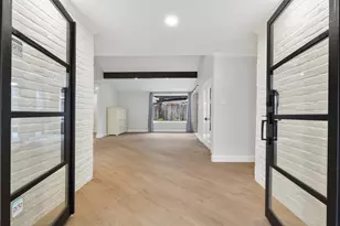 12506 Winding Brook Ln, Houston, TX 77024 - Photo 3