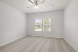 522 Pinot Noir Dr, Alvin, TX 77511 - Photo 9