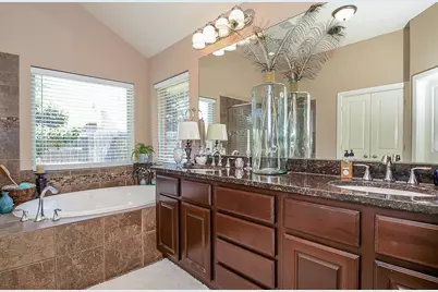 703 Hollington Way, Sugar Land, TX 77479 - Photo 17