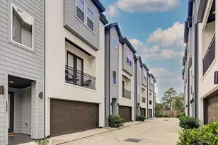 1329 Buescher Dr, Houston, TX 77043 - Photo 1