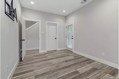 1329 Buescher Drive, Houston, TX 77043 - Photo 7