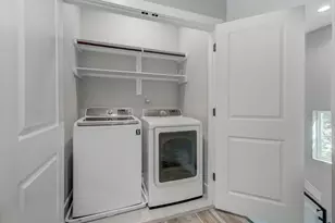 1329 Buescher Dr, Houston, TX 77043 - Photo 35