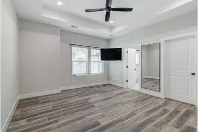 1329 Buescher Drive, Houston, TX 77043 - Photo 23