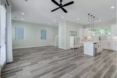 1329 Buescher Drive, Houston, TX 77043 - Photo 11