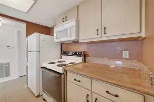 8462 Leawood Blvd, Houston, TX 77072 - Photo 13