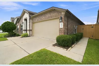 10110 Whitney Reach Drive, Rosharon, TX 77583 - Photo 3