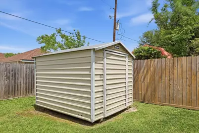 2406 Golden Oak Drive, Orange, TX 77632 - Photo 27