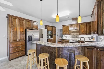 2406 Golden Oak Drive, Orange, TX 77632 - Photo 9