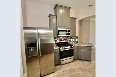 18226 Willow Edge Drive, Tomball, TX 77375 - Photo 5