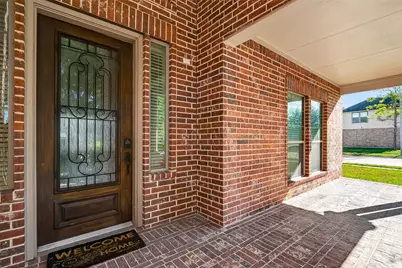 9439 Emerald Lakes Drive, Rosharon, TX 77583 - Photo 3