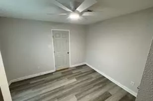 1405 Rice St, Alvin, TX 77511 - Photo 5