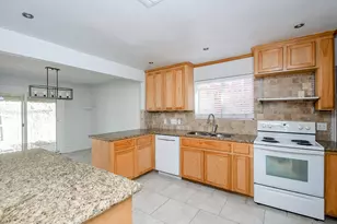 7538 Quail Meadow Dr, Houston, TX 77071 - Photo 7