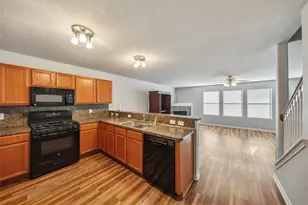 16820 Infield Ct, Conroe, TX 77385 - Photo 13