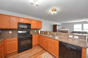 16820 Infield Ct, Conroe, TX 77385 - Photo 7