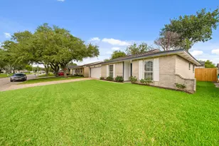 9903 Robin St, La Porte, TX 77571 - Photo 3