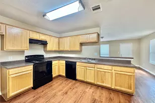 10618 Pine Landing Dr, Houston, TX 77088 - Photo 9