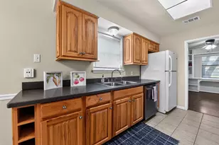 16019 Mill Point Dr, Houston, TX 77059 - Photo 13