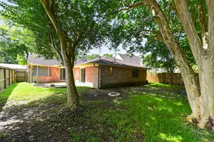 16019 Mill Point Dr, Houston, TX 77059 - Photo 33