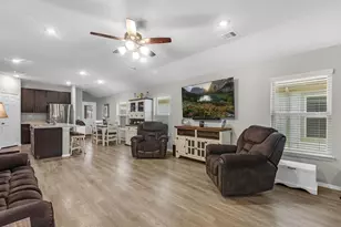 1806 Brushy Cedar Dr, Conroe, TX 77301 - Photo 5
