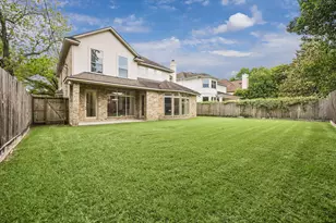 4714 Holt, Bellaire, TX 77401 - Photo 3