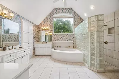 4714 Holt, Bellaire, TX 77401 - Photo 35