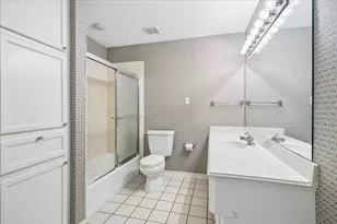 4714 Holt, Bellaire, TX 77401 - Photo 41