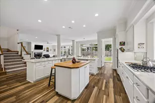 4714 Holt, Bellaire, TX 77401 - Photo 23